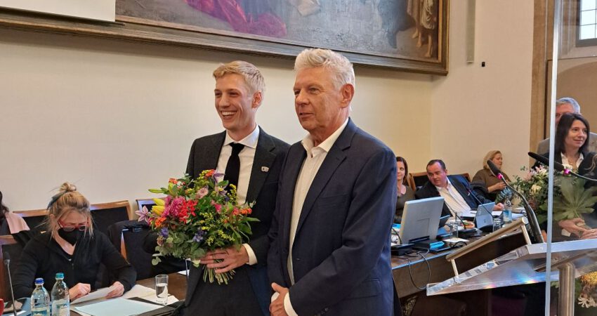 Dominik Krause der Grünen-Rosa Liste Stadtratsfraktion als neuer zweiter Bürgermeister und Dieter Reiter, der Oberbürgermeister von München