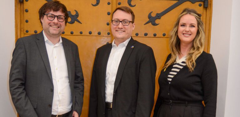 Volt-Stadtrat Felix Sproll schließt sich der Fraktion Die Grünen – Rosa Liste an